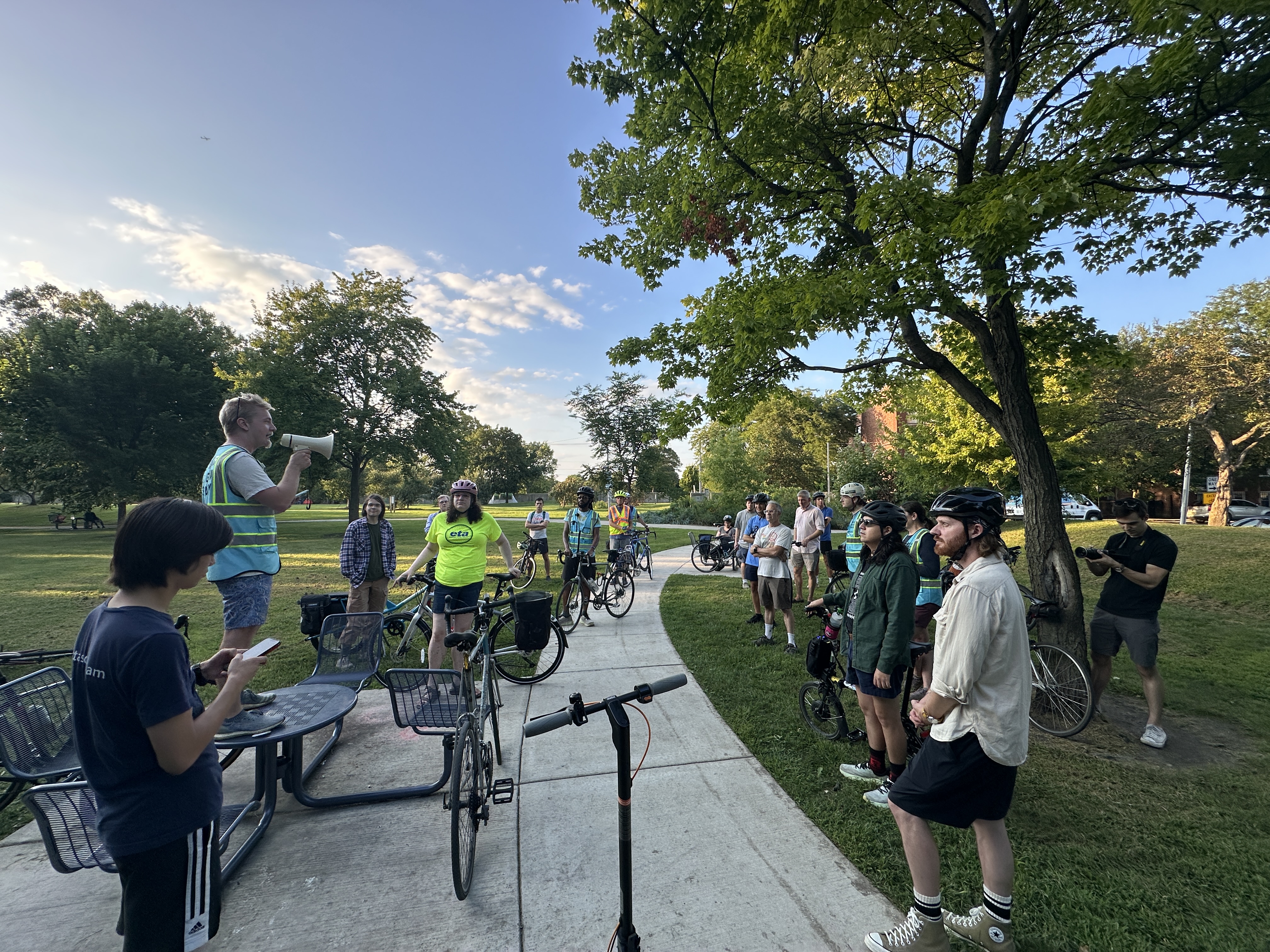 SimmonsSpeaksBikeRideEvent